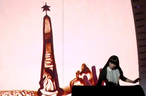 Kseniya Symonova, una artista de arena