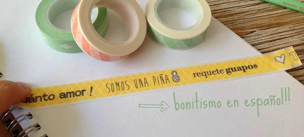 Washi tape y papeles de scrapbooking en español