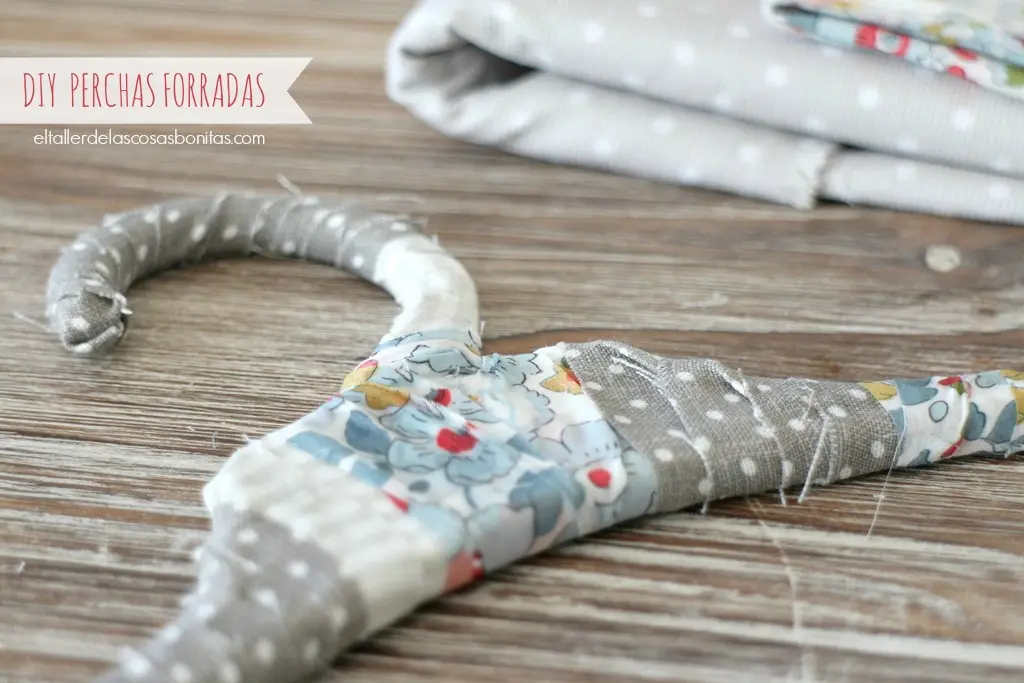 Como forrar perchas para niños