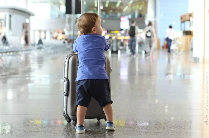 consejos viajar en avion con niños 02