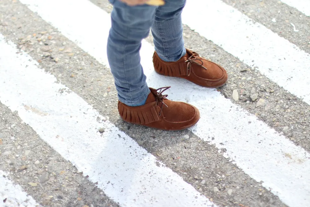 zapatos-de-serraje-con-flecos-para-nin%cc%83os-4